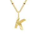 Gouden titanium stalen ketting met letter K hanger en getextureerde zonnestraal afwerking - Letter K (K-Goud)
