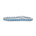 Makroaufnahme des S925 Sterling Silber Tennisarmbandes mit runden blauen Moissaniten - Saphirblau / 14cm