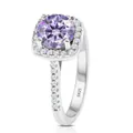 Dettaglio del marchio S925 su un anello in moissanite viola con incastonatura halo - US 5 / Stile Halo Quadrato Viola (18-12-R-1CT)