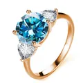 Drei-Steine-Ring aus 925er Silber mit blauem Moissanit und Roségold-Beschichtung - Roségold Himmelblau / US 5