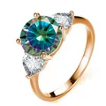 Drei-Steine-Ring aus 925er Silber mit schillerndem Moissanit und Roségold-Finish - Roségold Mehrfarbig