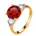 Ring aus 925er Silber mit 3 Karat rotem Moissanit und herzförmigen Steinen in Gold-Finish - Gold Glücksrot