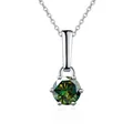 Detail van moissanite hanger met zes klauwen en groene edelsteen aan zilveren ketting - 1 Karaat (6,5mm) / Donkergroen