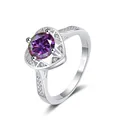 Eleganter Ring aus S925 Sterlingsilber mit lila 1ct Moissanit und Herz-Akzenten - HK Größe 9 / Fuchsie