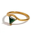 Anello placcato oro 18K a forma di V con fascia a onde e zircone verde triangolare - US7 / Oro - Maggio Verde