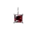 Ciondolo minimalista con gemma rossa quadrata e montatura a quattro griffe in argento - 5*5mm / Gennaio Rosso-Argento