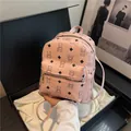 Rosa Mini-Rucksack aus PU-Leder mit Bären-Print und Rautenmuster in einer Geschenkbox - Rosa