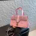 Elegant pink crocodile pattern handbag with sparkly sequins and golden square lock - Pink