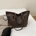 Bolso tote vintage marrón oscuro de gran capacidad con correas de cuero para el trabajo - Marrón