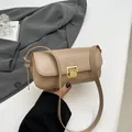 Borsa a tracolla quadrata in pelle PU kaki minimalista con fibbia a pressione dorata - Cachi
