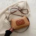 Retro hellbraune Umhängetasche mit dunklem Monogramm-Muster und geprägtem G-Logo-Detail - Braun