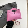 Sac à main matelassé rose chic avec chaîne noire et boucle métal en similicuir PU - Rose