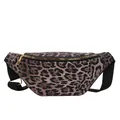 Verstellbare Bauchtasche mit Leopardenmuster, schwarzem Gurt und Goldreißverschluss - Brauner Leopardenprint