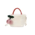 Bolso tipo cubo de piel sintética con asa de tejido rosa y detalle de cereza - Horizontal