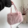 Hellrosa Kunstpelz-Handtasche mit Ledergriffen und langem Schultergurt für Damen - Rosa