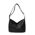 Große weiche schwarze Hobo-Tasche aus Leder mit verstellbarem Riemen im schlichten Design - Ohne Anhänger / Schwarz