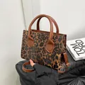 Classic leopard print handbag with golden metal buckles and brown handles for women - No Pendant / Brown