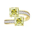 Bague bypass dorée avec deux pierres jaunes carrées et accents de baguettes - Taille 6 / Jaune Citron