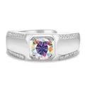 Vista macro de un anillo de plata S925 con una gran moissanita redonda de efecto irisado - Abierto Ajustable / Blanco AB