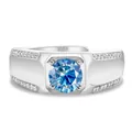 Anillo de plata S925 con una gran moissanita azul redonda en un engaste de cuatro garras - Abierto Ajustable / Azul zafiro