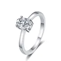 Squisito anello in argento 925 con moissanite taglio ovale in incastonatura a quattro griffe - Misura 5 / Colore D