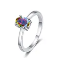 Anello in argento 925 con moissanite ovale iridescente e montatura classica a quattro griffe - Misura 5 / Bianco AB