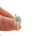 Classico anello in moissanite da 1ct in finitura dorata con halo quadrato e pavé - Misura 5 / Oro-Cristallo Bianco