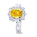 Luxurious S925 silver ring featuring a 2CT oval yellow gemstone with a halo of white zircons - Gold Yellow