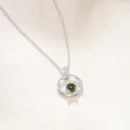 Elegante collana quadrifoglio in argento S925 con pendente in moissanite verde brillante - 1 Carato (6,5mm) / Verde Scuro