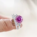 Set di anelli impilabili in argento sterling con moissanite rosa da 6,5 carati al dito - Misura 5 / Multi-faceted Pink