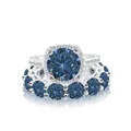 Dettaglio del set di anelli in argento S925 con moissanite blu e pavé di zirconi - n.5 / Set di Anelli in Moissanite (Set da 2 Pezzi) / Zaffiro Profondo