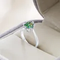 S925 Sterling Silber Ring mit 2 Karat Moissanit in klassischer Sechs-Krallen-Fassung - Größe 5 / Blaugrün