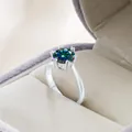 S925 Sterling Silber Ring mit buntem 2ct Moissanit Stein in grauer Samt-Schmuckbox - Regenbogen
