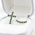 S925 sterling zilveren sieradenset met groene moissanite kruis ketting en ring - Maat 5 / Donkergroen