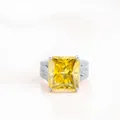 Luxuriöser Silberring mit großem 10x14 mm gelben Moissanit im Radiant-Schliff - US 5 / Goldgelb