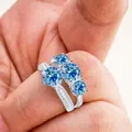 Juego de dos anillos de plata 925 con moissanita azul redonda y diamantes micro-pavé - Azul Zafiro