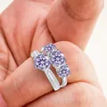 Elegante conjunto de anillos de plata 925 con moissanitas lavanda y pavé de diamantes - Violeta Claro