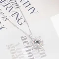 Elegante S925 Silber Mond Halskette mit pinkfarbenem Moissanit und Pavé-Steinen - Weiß 100-Facetten-Schliff