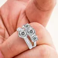 Elegante conjunto de anillos de plata 925 con moissanita de 5 quilates y piedras redondas - Blanco con Faceta Blanca