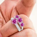 Conjunto de anillos de plata 925 con cuatro moissanitas rosas y detalles de circón - Rosa con Faceta Blanca