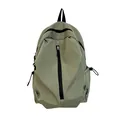 Minimalistischer salbeigrüner Rucksack mit hoher Kapazität und schwarzen Reißverschlüssen - Groß / Ohne Anhänger / Grün