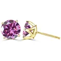 Macro-opname van paarse moissaniet steen in een klassieke goudkleurige vierklauw-oorbelzetting - Stud oorbellen / 1 Karaat * 2 / Goud Roze