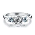 Lussuoso anello a tre pietre in argento S925 con moissanite rotonda da 3 carati in oro bianco - Bianco Lucido