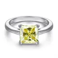 Elegante zilveren ring met grote gele moissanite in prinses-slijpvorm en klassieke zetkastzetting - Maat 5 / 1 ct / Citroengeel