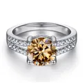 Vue macro de la bague en moissanite champagne avec pavé de diamants double rang en s925 - Champagne