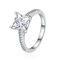Bague en argent sterling 925 avec moissanite taille princesse et serti à quatre griffes - Taille 5 / Blanc