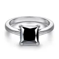 Klassieke 18K witgoud vergulde zilveren ring met een zwarte prinses geslepen steen - Maat 5 / 1 ct / Zwart