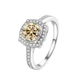 Elegante anello in argento S925 con pietra centrale champagne e design halo - Giallo Originale