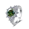 Eleganter 925er Sterlingsilber Ring mit einem lebhaften 3 Karat grünen Moissanit Stein - Größe 9 / Dunkelgrün