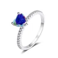 Exquisito anillo de moissanita multicolor de 2ct en forma de corazón con pavé de piedras - Talla 5 / Blanco AB